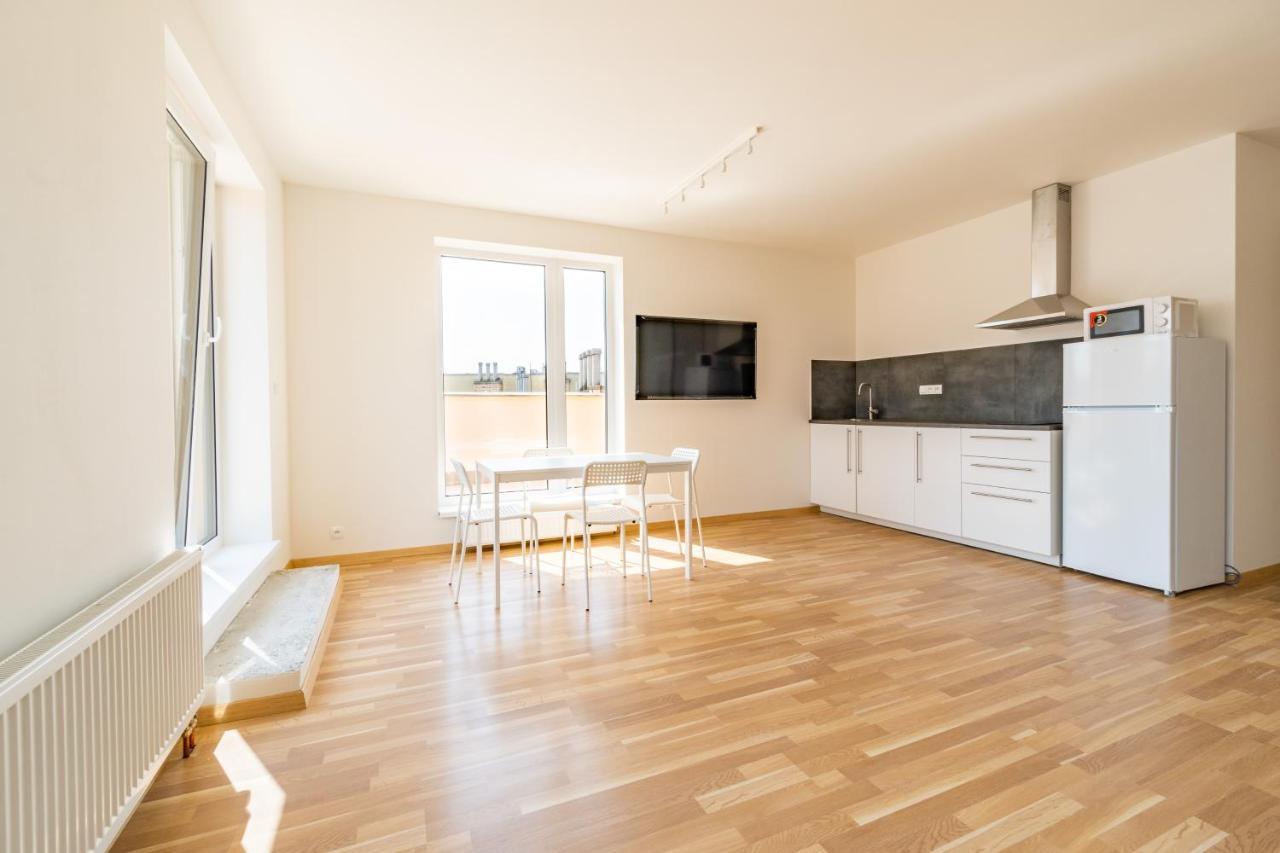 Penthouse # 81 With Panoramic City View In Elite Rezidence With Free Parking Prague Exterior photo