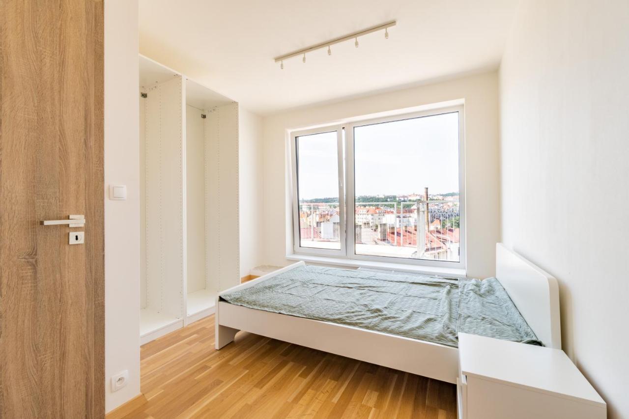 Penthouse # 81 With Panoramic City View In Elite Rezidence With Free Parking Prague Exterior photo