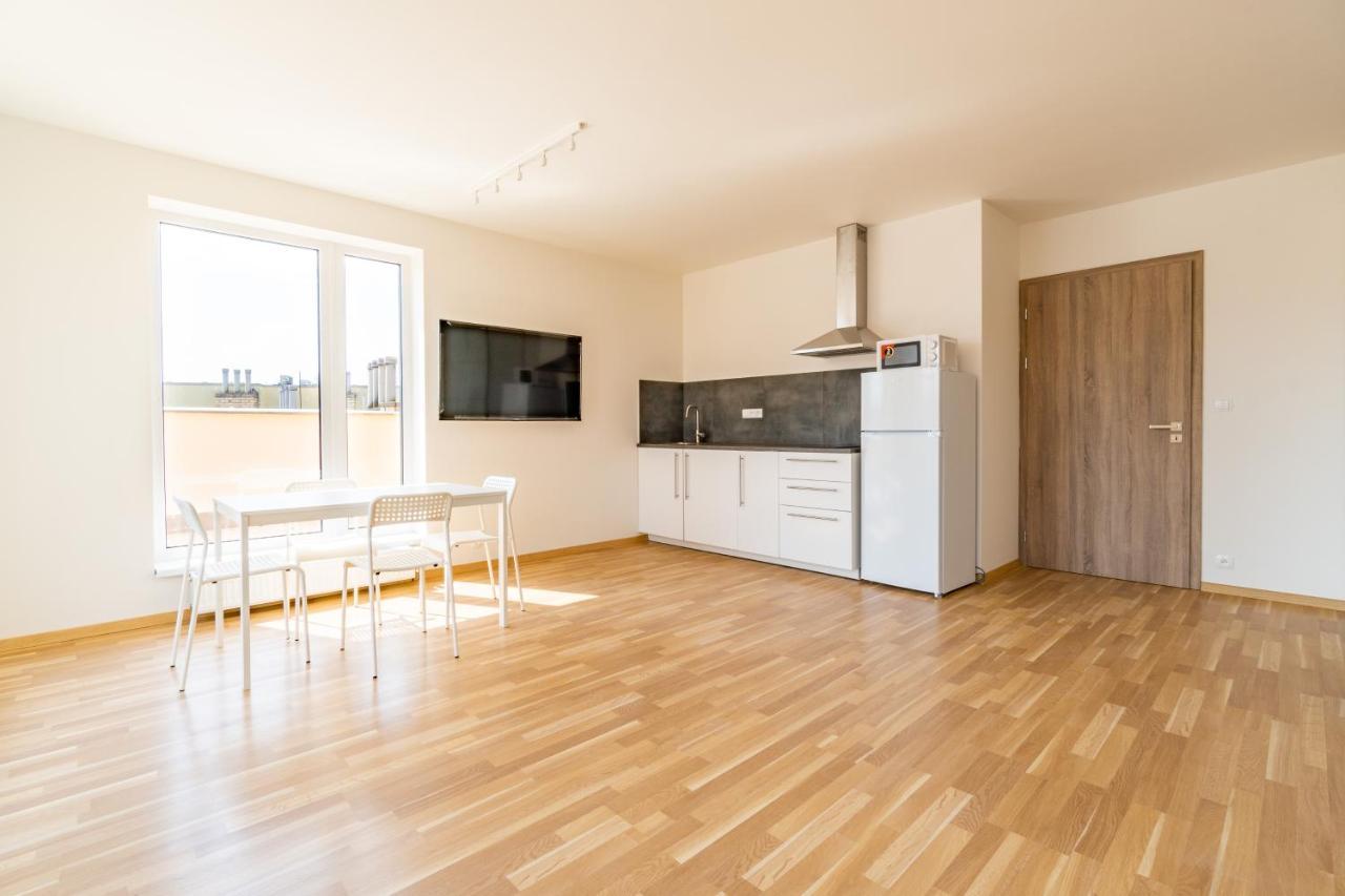 Penthouse # 81 With Panoramic City View In Elite Rezidence With Free Parking Prague Exterior photo